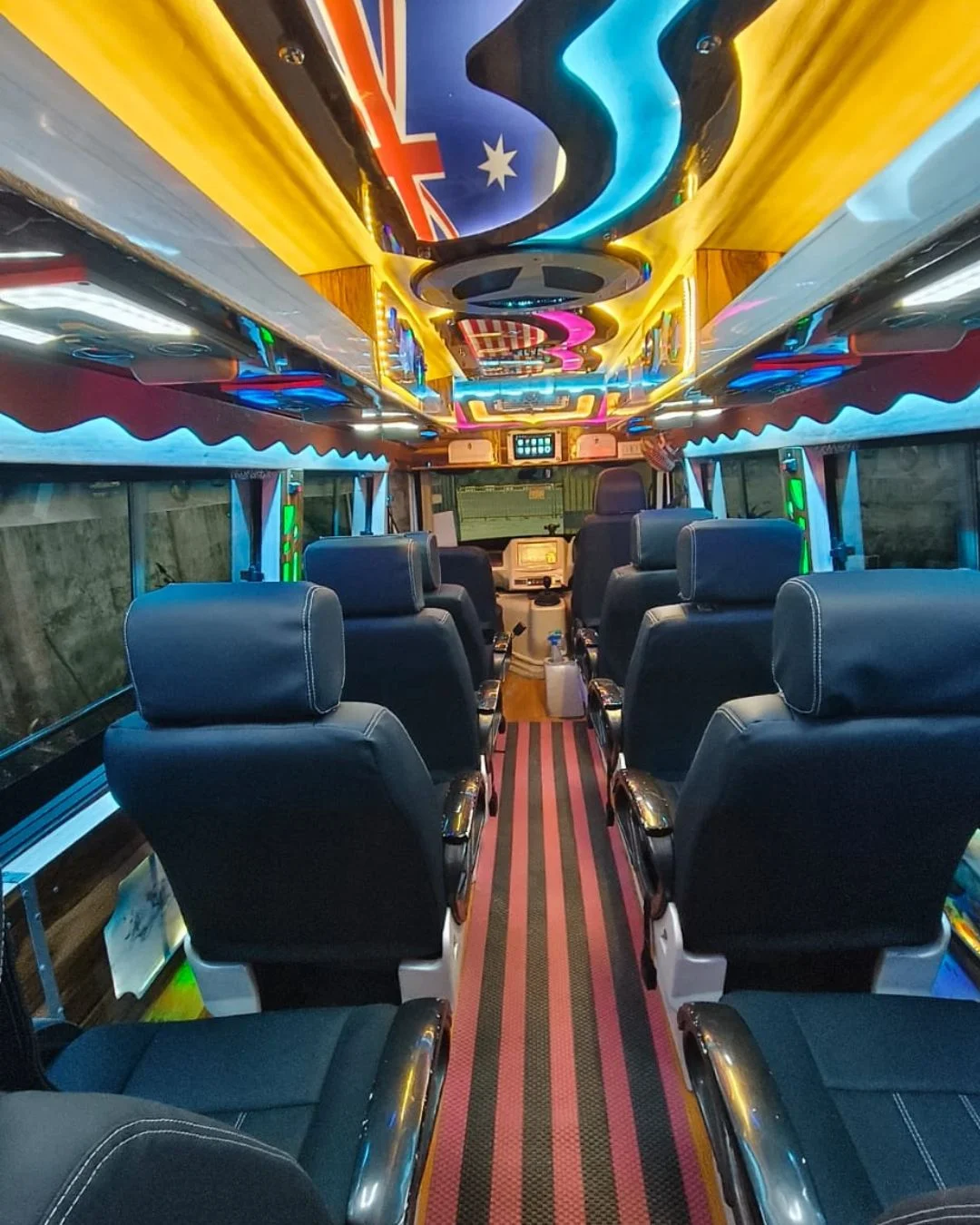 12 Seater Tempo Traveller