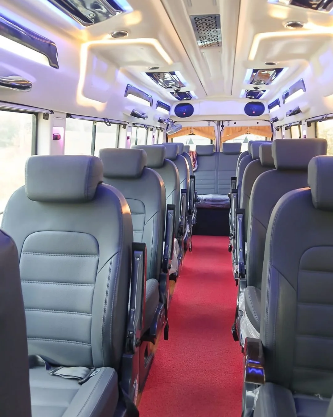 9 Seater Tempo Traveller